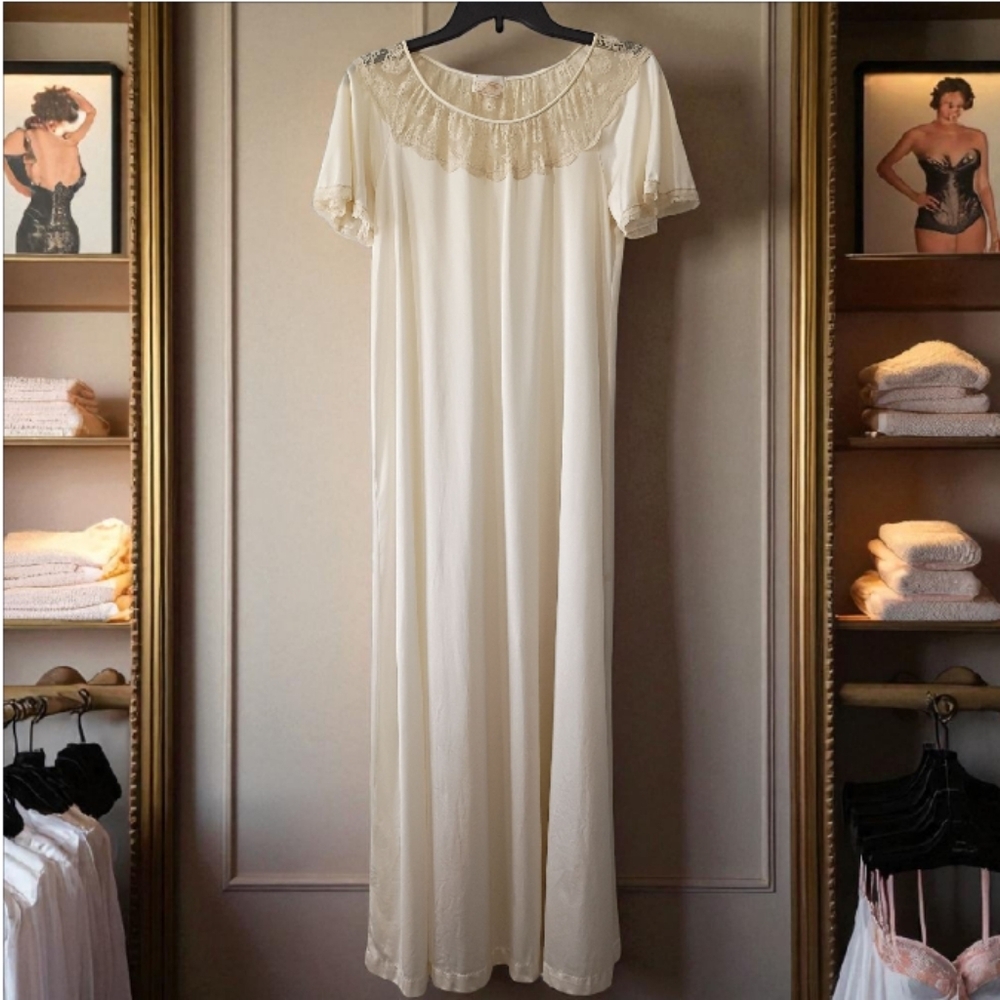 Vintage 70's Gotham Of New York Cream Satin And Lace Maxi Nightgown Size S